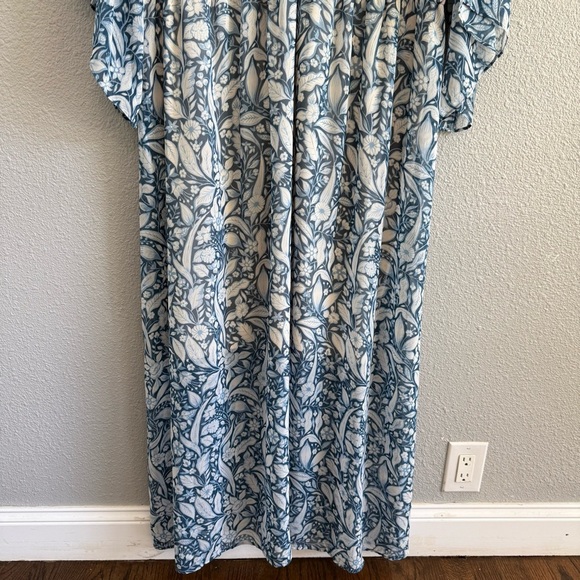 Lane Bryant Boho Blue and White Flutter Sleeve Maxi Dress Size 18/20 - Picture 4 of 10